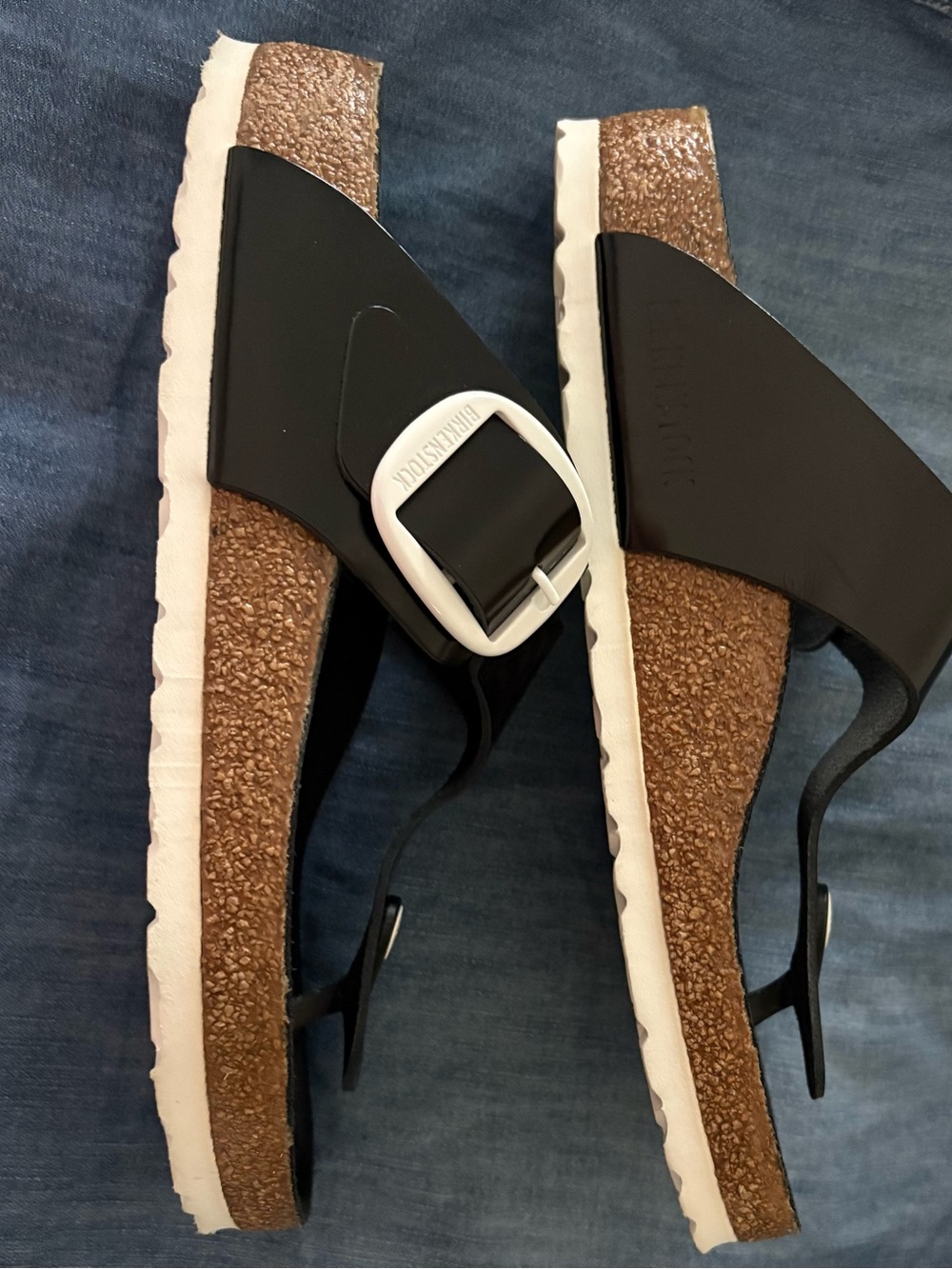 Birkenstock Black Thong Sandals with White Buckles Gizeh - Picture 3 of 4